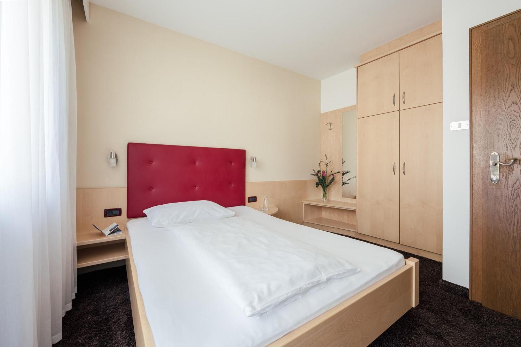 Hotel Garni Sirmian Merano Ngoại thất bức ảnh