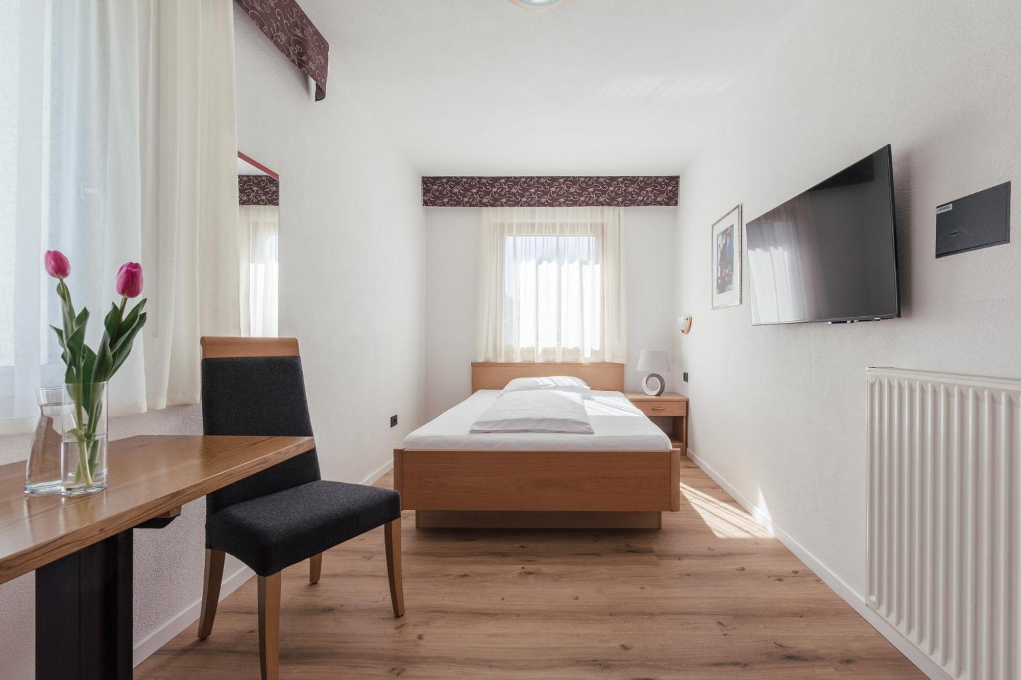 Hotel Garni Sirmian Merano Ngoại thất bức ảnh